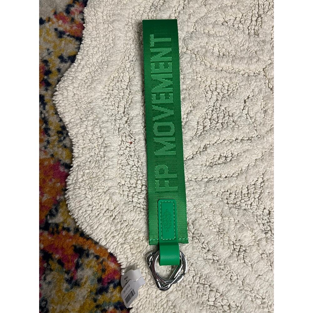 Free People There It Is Keychain Key Ring in Kelly Green Keyring - Picture 3 of 5